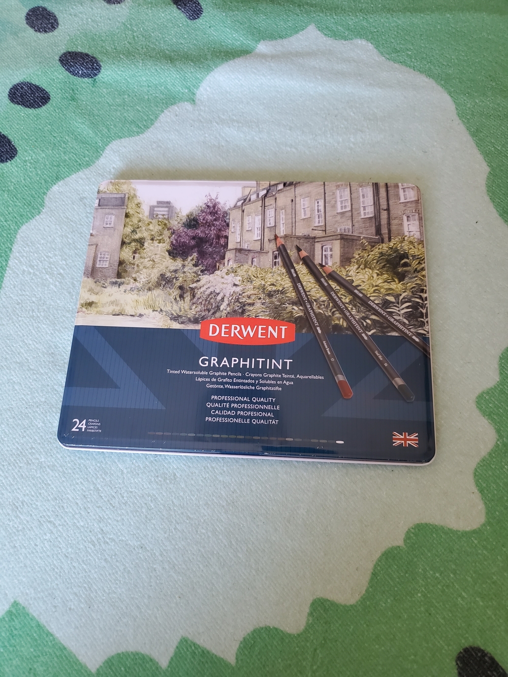 Derwent Graphite Colored Pencils - NWT